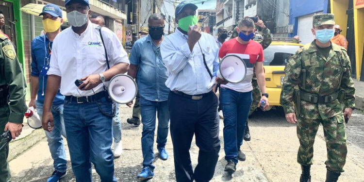 Mandatarios chocoanos vocean en las calles de Quibdó la importancia del confinamiento