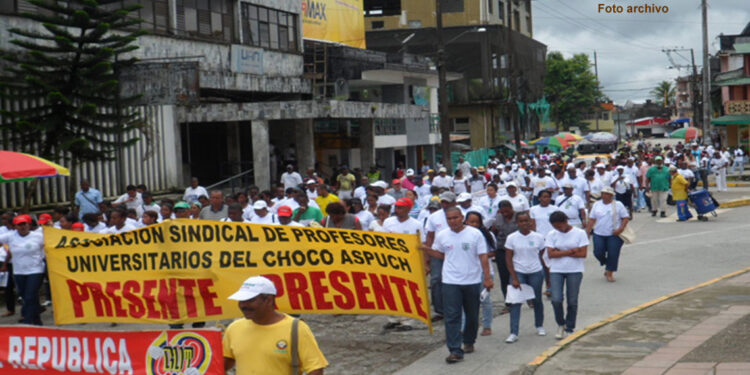“Profesores, empleados y trabajadores de la UTCH nos mantenemos en suspensión de actividades hasta tanto se logre solución al conflicto laboral”