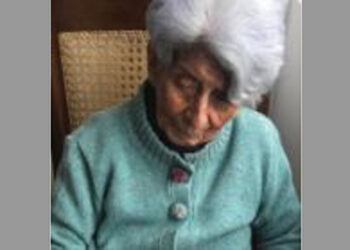 Abuela de 100 años vende sus pinturas para ayudar al Chocó