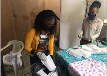Ocho mujeres de Quibdó donan tapabocas
