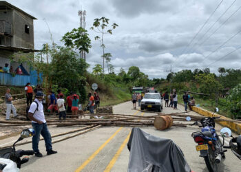 Bloqueo en la vía de salida de Quibdó
