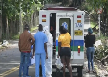 Detuvieron una ambulancia con ocho personas, dos con COVID-19, que se dirigían a Quibdó