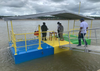 Quibdó estrenó embarcadero (muelle flotante) fluvial