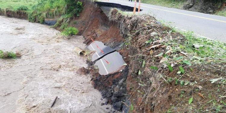 Vía Chocó-Risaralda fue cerrada por pérdida de banca