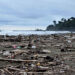 Plásticos de Japón, EE.UU. y otros países están llegando a playas del Pacífico colombiano