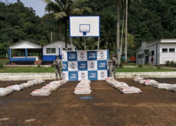 En Coquí, Nuquí, localizaron una caleta subterránea con 768 kilos de coca