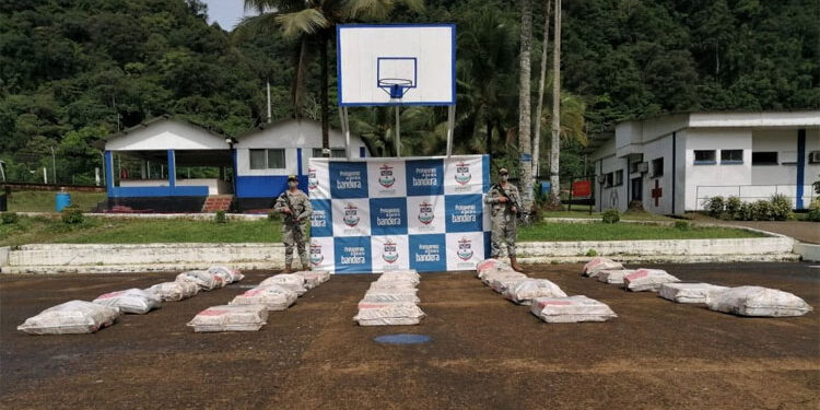 En Coquí, Nuquí, localizaron una caleta subterránea con 768 kilos de coca