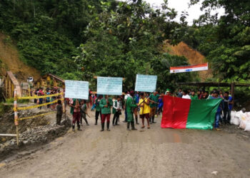 Bloqueo indígena de la vía Quibdó-Medellín en el sector El 18
