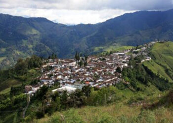 La Gobernación entregó volqueta a San José del Palmar