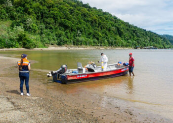 Capitanía del Puerto de Bahía Solano inspecciona embarcaciones menores