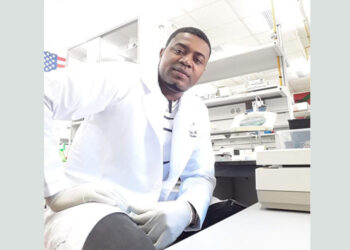 Chocoano se graduó de doctor con tesis sobre plantas que recuperan suelos contaminados con mercurio