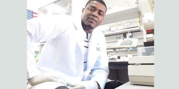 Chocoano se graduó de doctor con tesis sobre plantas que recuperan suelos contaminados con mercurio