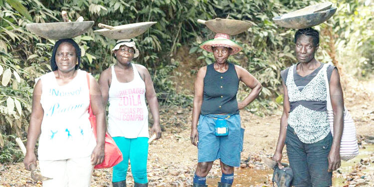 Los obstáculos en la participación política y social de la mujer chocoana