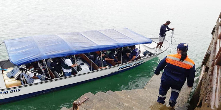 Capitanía de Puerto en Bahía Solano verifica cumplimiento de normas en transporte marítimo