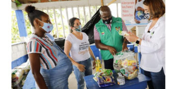 Directora del ICBF verifica la atención recibida por los niños de Quibdó y Bahía Solano