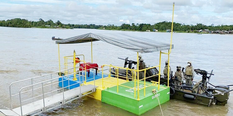 Tres nuevos muelles flotantes se entregaron hoy en Quibdó