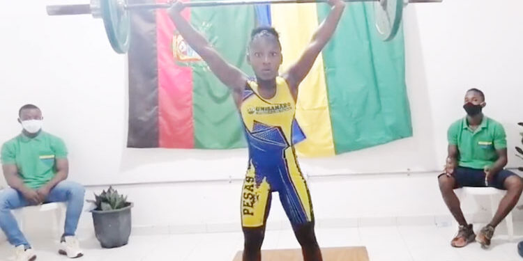 Chocoana, subcampeona nacional de pesas Sub 13