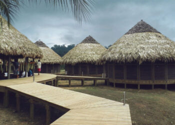 Ecoturismo en la etno aldea indígena de Jagua, Nuquí
