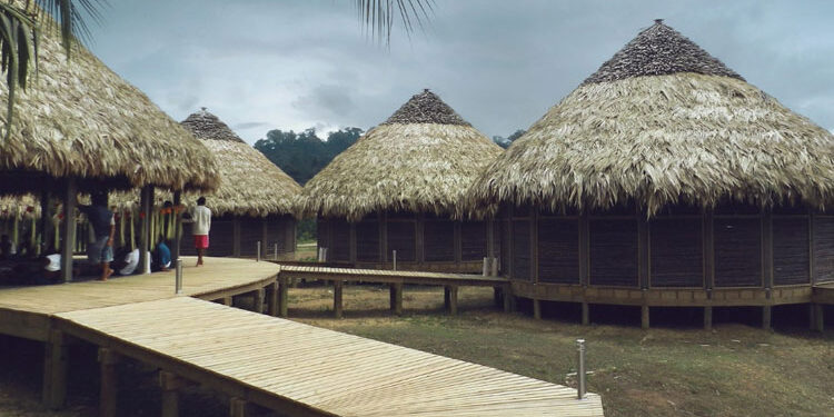 Ecoturismo en la etno aldea indígena de Jagua, Nuquí