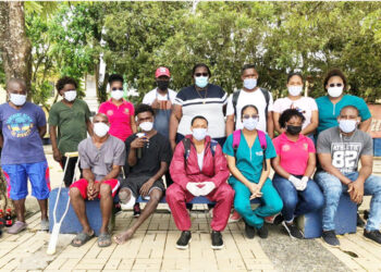 Universitarios chocoanos ayudan a habitantes de la calle