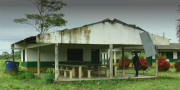 Están destruidas las 17 escuelas y colegios de Bajirá que entregó Antioquia al Chocó