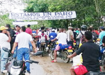 “Si el gobernador no llega, sigue el paro en la vía a Bajirá”