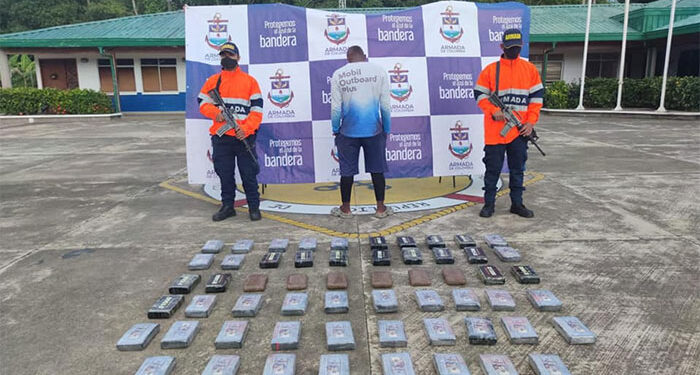 Incautan 50 kilos de coca en bote turístico que iba de Turbo hacia Capurganá, Acandí