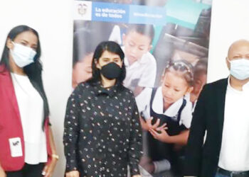 Se firmó el acta de entrega al Chocó de las instituciones educativas de Belén de Bajirá