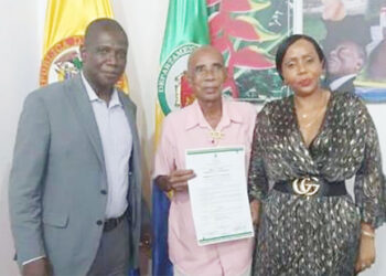 Reconocimiento a Indalecio Orejuela, líder cívico del San Juan
