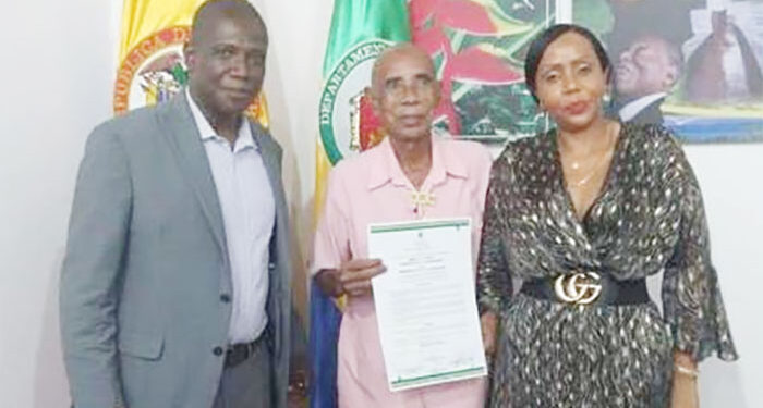 Reconocimiento a Indalecio Orejuela, líder cívico del San Juan