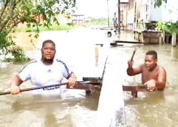 Habitantes del Bajo Atrato piden ayuda contra las inundaciones