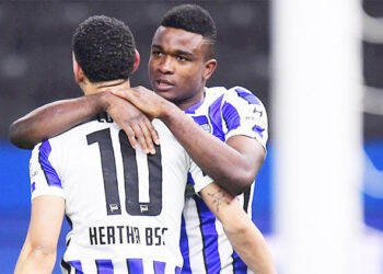 Jhon Córdoba regresó con un soberbio golazo