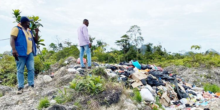 Codechocó suspende basurero ilegal en Río Iró