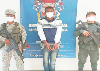 Golpeó a la mamá con una botella