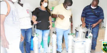 Alcalde de Riosucio entrega dotación médica en Bajirá