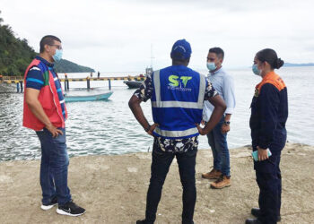 Control al muelle de carga en Bahía Solano