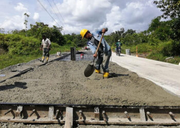 Pavimentación de la vía Condoto-Opogodó va en un 75%