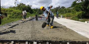 Pavimentación de la vía Condoto-Opogodó va en un 75%