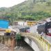 Camioneros bloquean las dos vías al Chocó: también exigen el retiro de la reforma tributaria