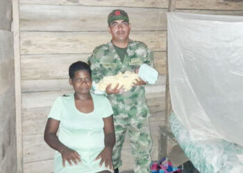 Alto Baudó: soldado del Ejército Nacional atendió un parto en Chachajo