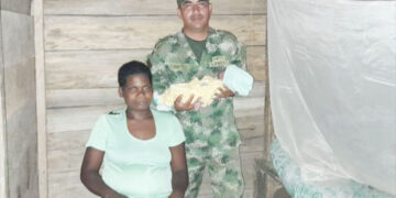 Alto Baudó: soldado del Ejército Nacional atendió un parto en Chachajo