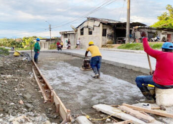 Se reanuda pavimentación Porvenir-Platina