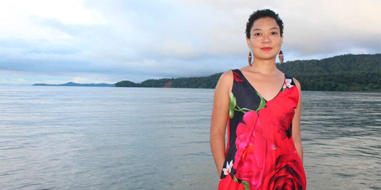 Velia Vidal: “De puertas para adentro” y con el mar al fondo