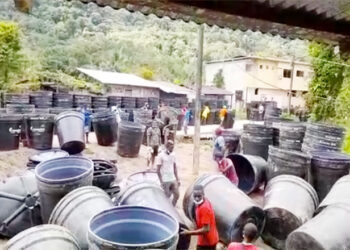 Alto Baudó: tanques de agua, acueducto y cancha polideportiva