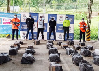 Asegurados dos hombres por transportar casi media tonelada de cocaína