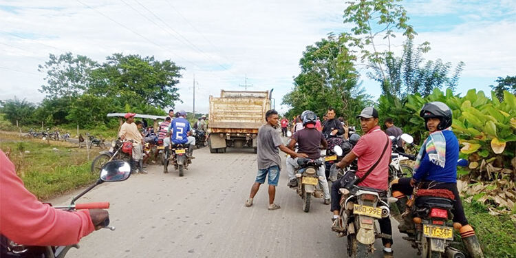Bloquean vía Riosucio-Bajirá