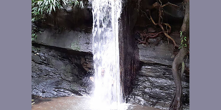 Cascada de Amporá