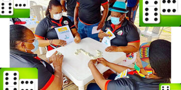 Torneo de dominó para adultos mayores