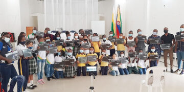 Entregan 120 computadores en Unión Panamericana