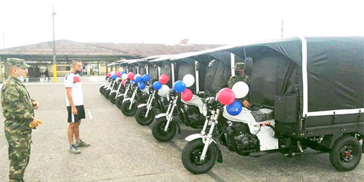 Entregan 12 motocargueros en tres municipios de Chocó